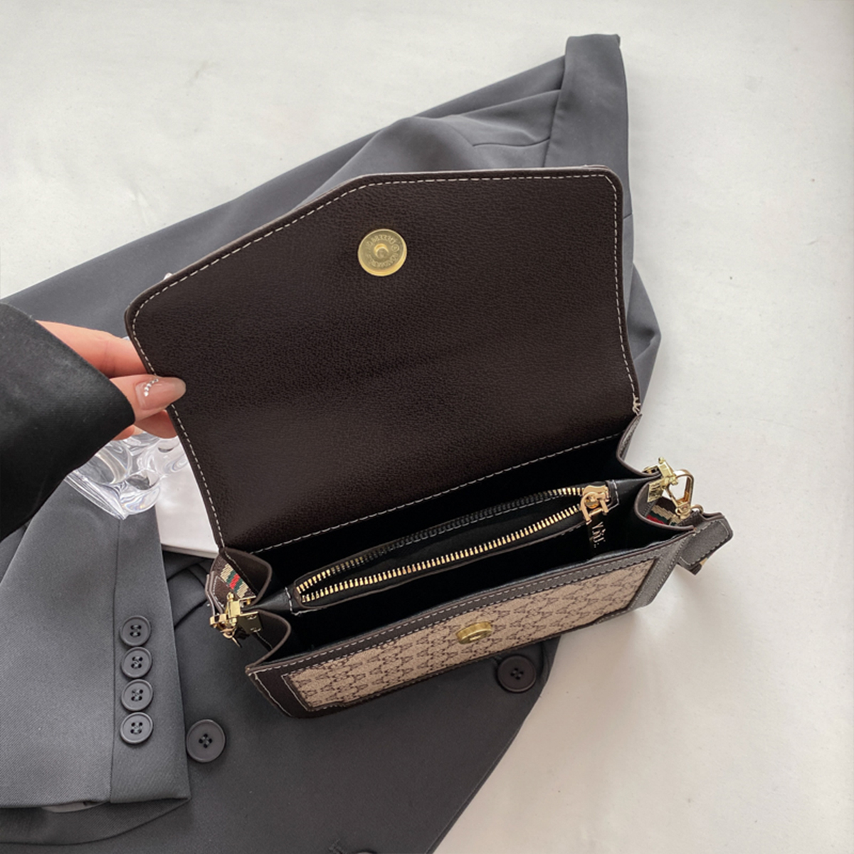 Fashion Classic Women Shoulder - Embroidery Logo ulasan dan harga