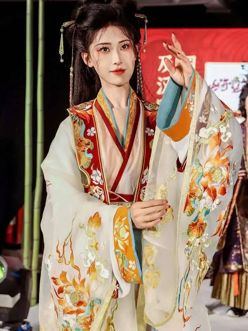 Ming Dynasty Hanfu Embroidery  - Embroidery Kit ulasan dan harga